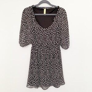 5/$25 Bee Stitched poof‎ sleeve animal print dress